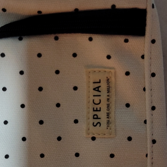 WOMENS MAKEUP BAG - Picture 2 of 2